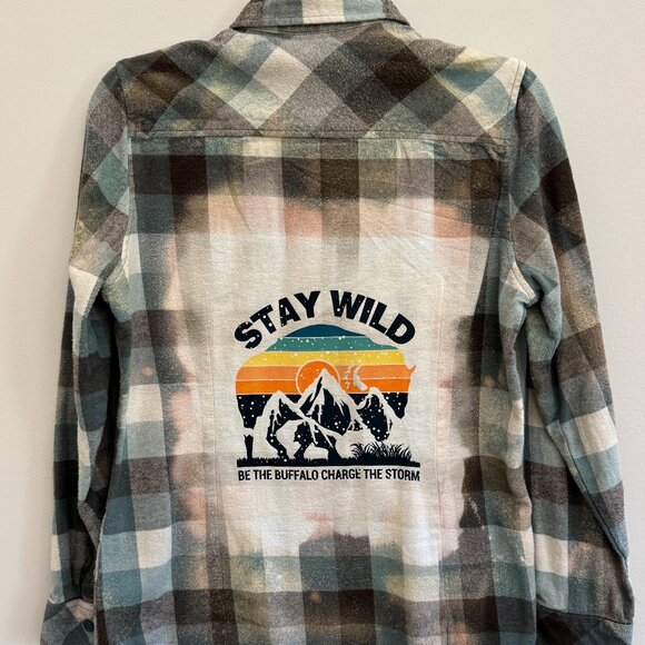 North River Outfitters Tops - North River Outfitters - Stay Wild Be the Buffalo Charge the Storm - Size Medium